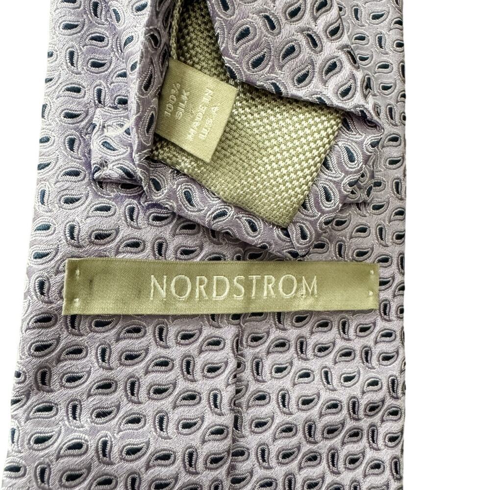 Nordstrom 100% silk purple shimmer paisley neck tie 3.5” w - Picture 3 of 4